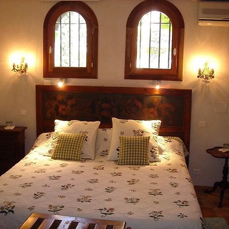 Domaine Du Moulin Hotel Сен-Лоран-дез-Арбр Екстериор снимка