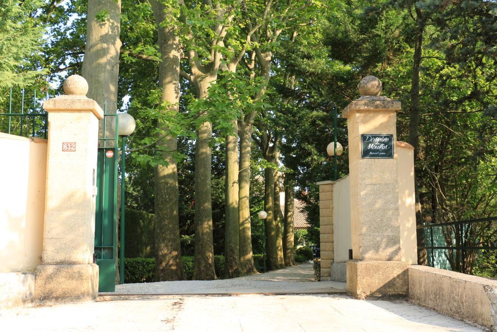 Domaine Du Moulin Hotel Сен-Лоран-дез-Арбр Екстериор снимка