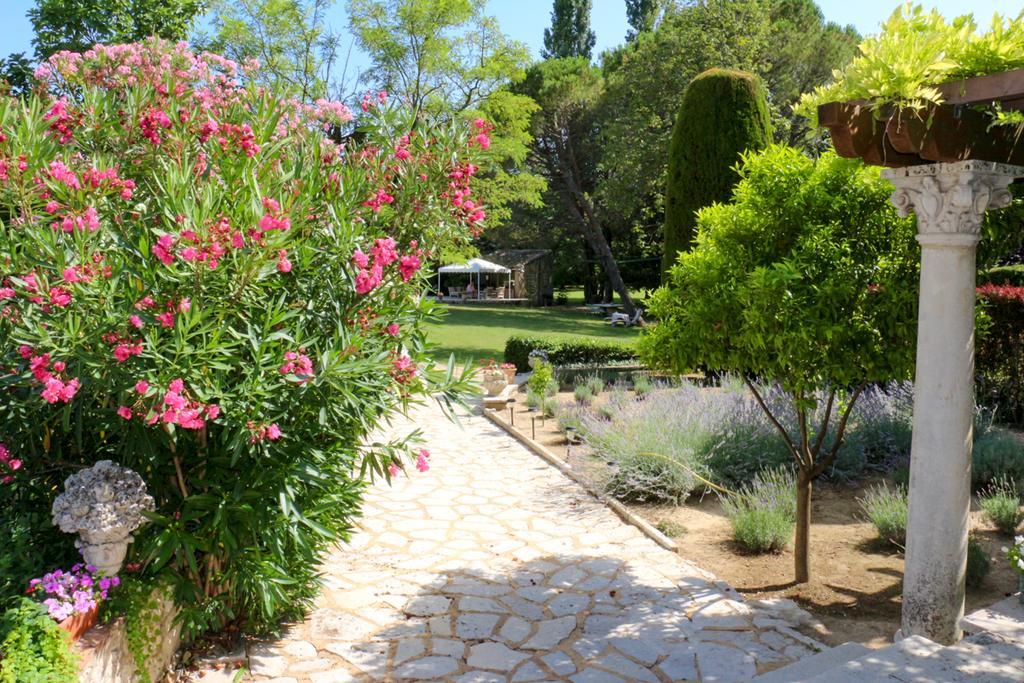 Domaine Du Moulin Hotel Сен-Лоран-дез-Арбр Екстериор снимка