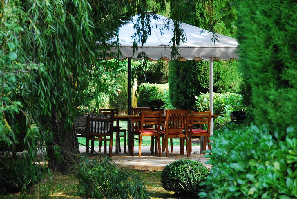 Domaine Du Moulin Hotel Сен-Лоран-дез-Арбр Екстериор снимка