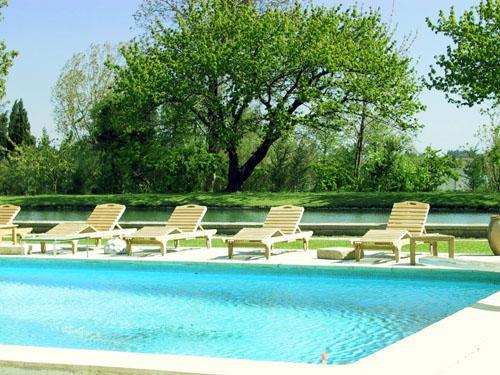 Domaine Du Moulin Hotel Сен-Лоран-дез-Арбр Екстериор снимка