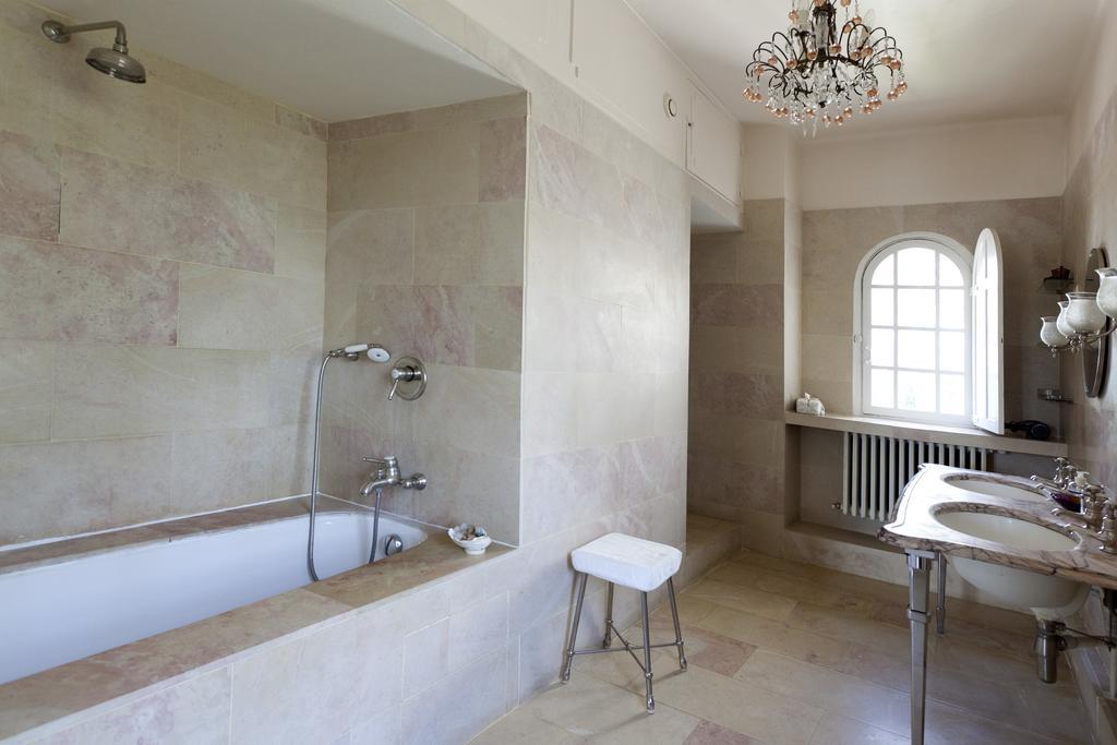 Domaine Du Moulin Hotel Сен-Лоран-дез-Арбр Екстериор снимка