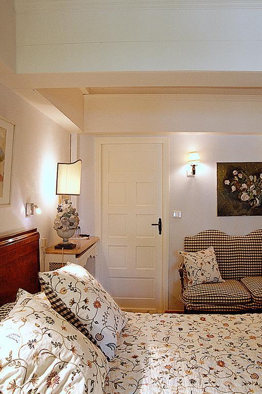 Domaine Du Moulin Hotel Сен-Лоран-дез-Арбр Екстериор снимка