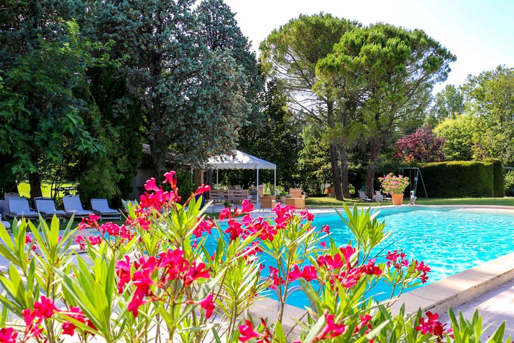 Domaine Du Moulin Hotel Сен-Лоран-дез-Арбр Екстериор снимка